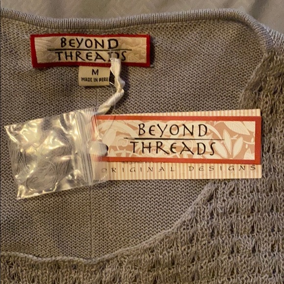 Beyond Threads L/S pullover blouse - Picture 2 of 2